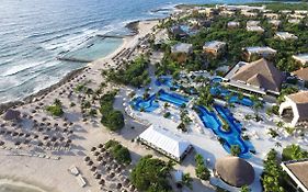 Bahia Principe Luxury Akumal (Adults Only)